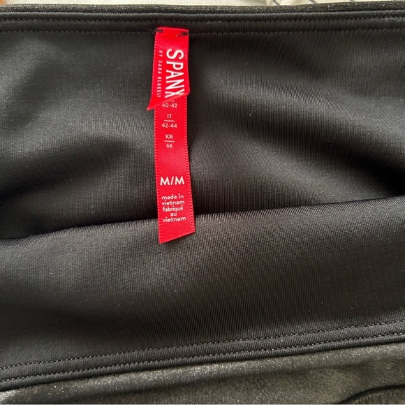 SPANX faux leather sleek smoothing high waisted leggings 2437 - Picture 7 of 8